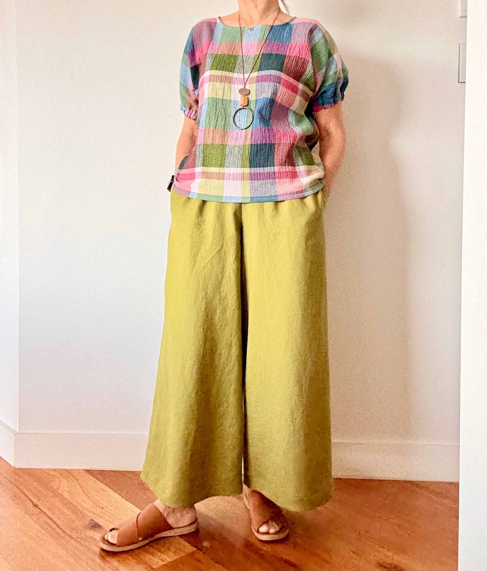 Pesto Linen Pants Video